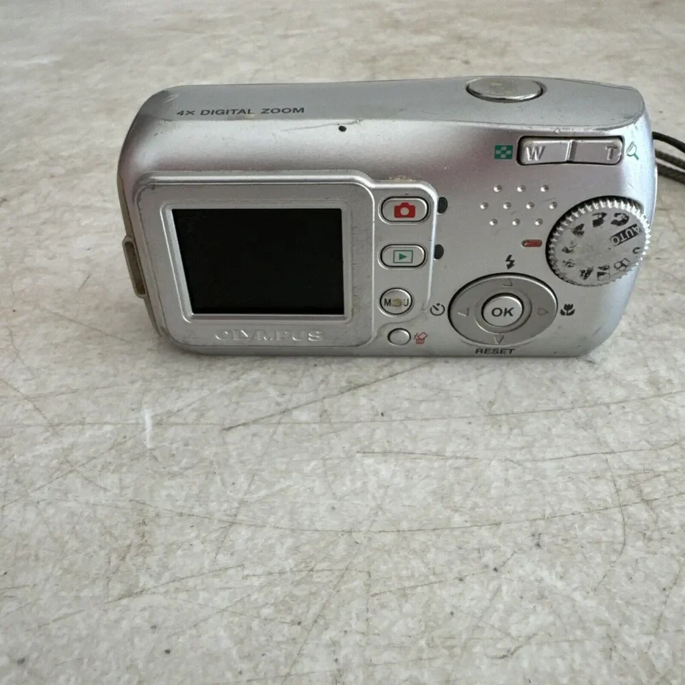 Olympus CAMEDIA D-435 5.1MP Digital Camera - Silver Tested